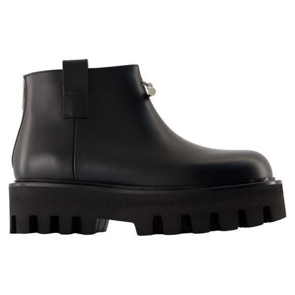Alexander McQueen Shoes - Ankle Boots - Alexander McQueen - Leather - Black